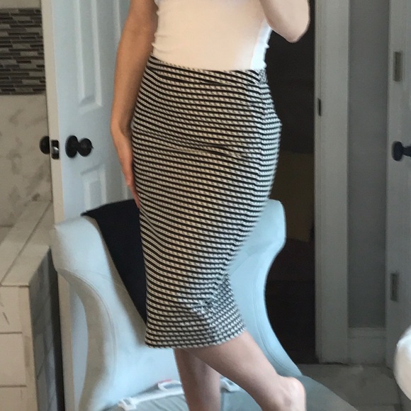 EUC merona skirt - Picture 4 of 4